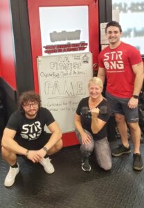 Personal trainer training personal training client
